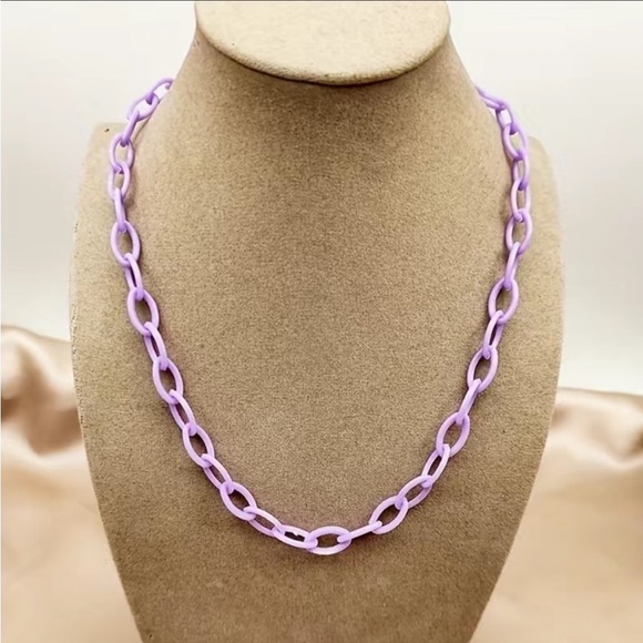 WHITE ACRYLIC PLASTIC NECKLACE STAINLESS CLASP - Picture 2 of 2